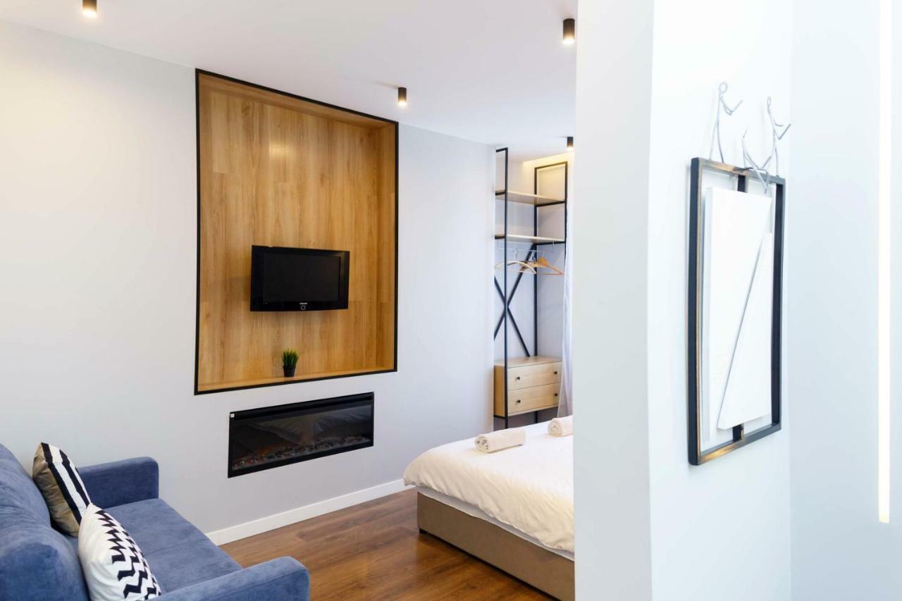 Loft Apartment In Old Lviv Ac Fireplace Exterior foto